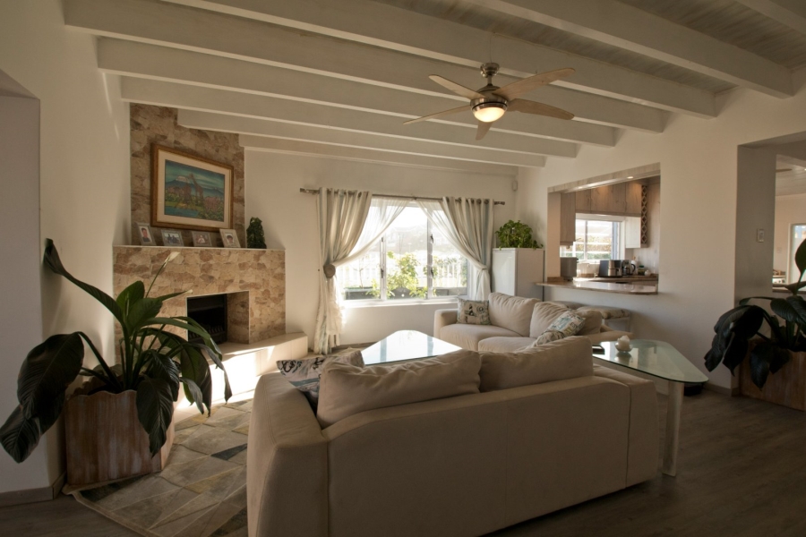 4 Bedroom Property for Sale in Outeniqua Strand Western Cape
